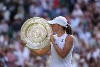 Iga Świątek pisze historię! Nie dała szans rywalce w finale Wimbledonu.