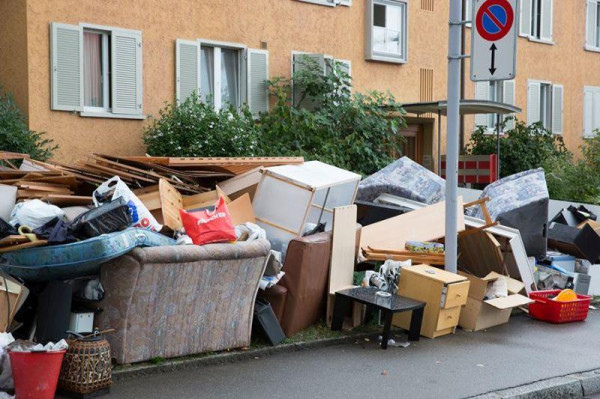 Zbiórka odpadów wielkogabarytowych i tekstyliów w Gminie Szemud.