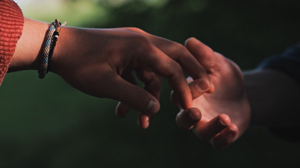 Więcej niż serduszka. Tajemnice i tradycje dnia zakochanych.