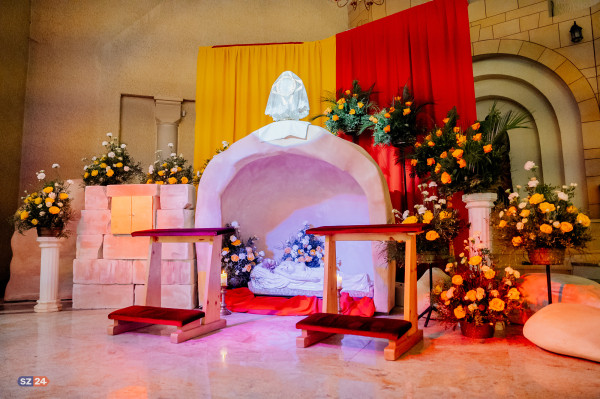 Harmonogram Triduum Paschalnego 2026 w Parafiach Gminy Szemud.