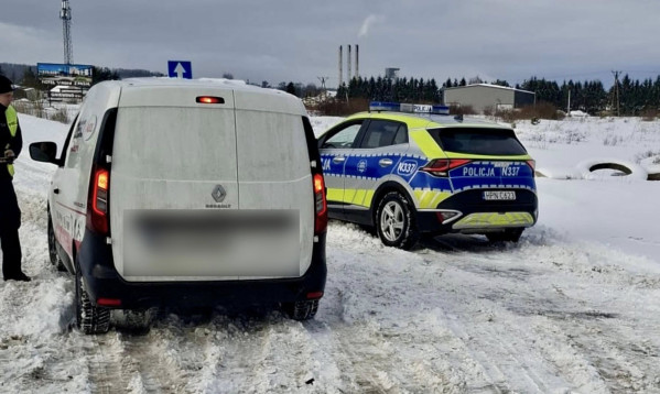 Dzieci w aucie i alkohol w organizmie.