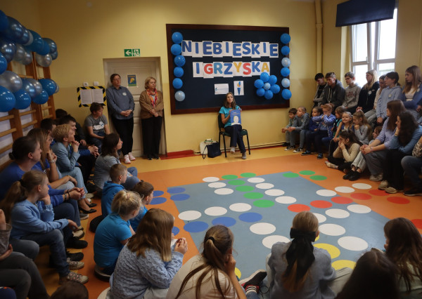 Częstkowo solidarne z autyzmem: Niebieskie Igrzyska pełne empatii i integracji.
