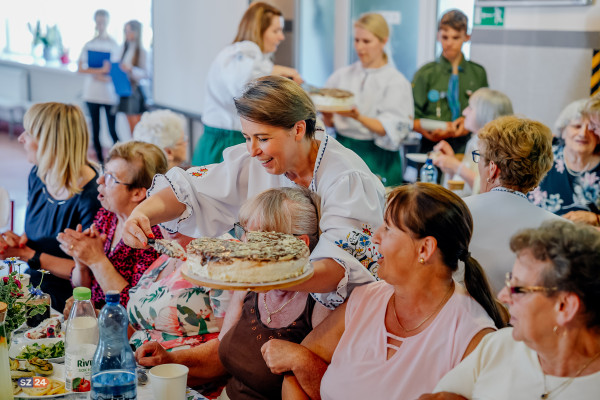 W Łebieńskiej Hucie pozyskali środki, organizują spotkania dla seniorów. 