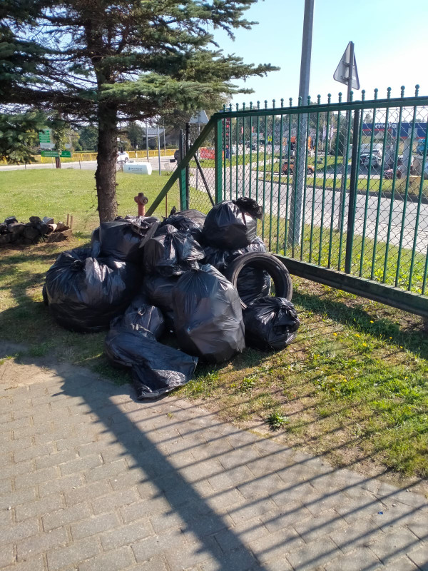 Sprzątanie, ogniska i integracja – ekologiczny weekend w sołectwach Gminy Szemud.