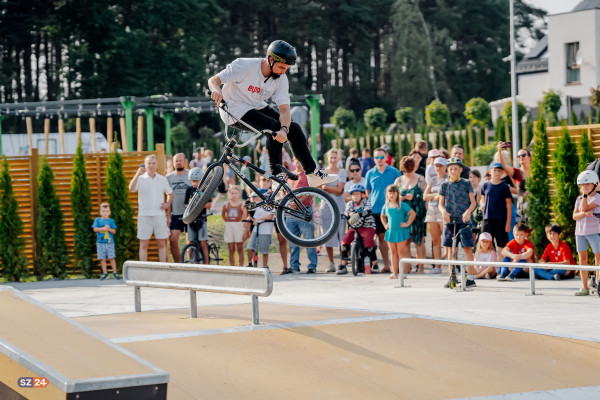 Fotorelacja - 3,2,1... Otwarty! Plac Zabaw ze skateparkiem w Bojanie