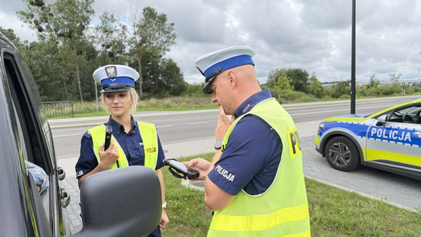 Prawie 1,5 tys. kontroli na drogach. W Kielnie 2500 zł mandatu za promile na rowerze.
