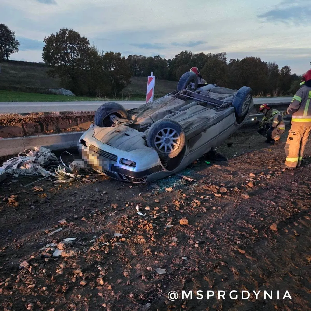 Dachowanie Audi w Kielnie. Nietrzeźwy kierowca miał blisko 2 promile!