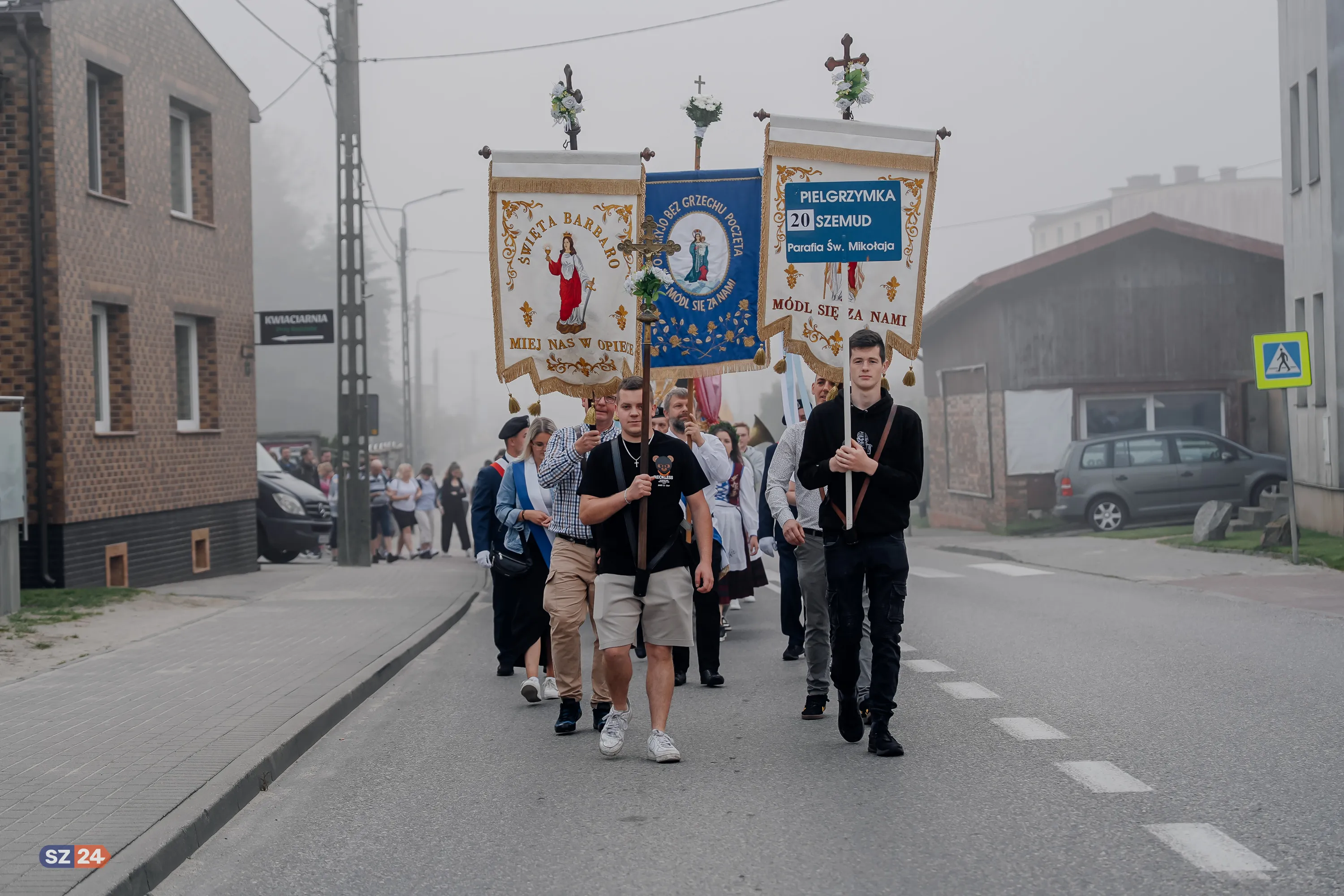 Punktualnie 6:00 wyruszyła XX Pielgrzymka z Szemuda do Sianowa.