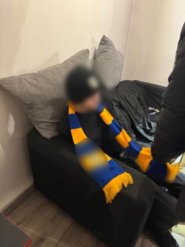 Pseudokibice zaatakowali w galerii.17 i 18-latek w areszcie po ataku na nieletnich.